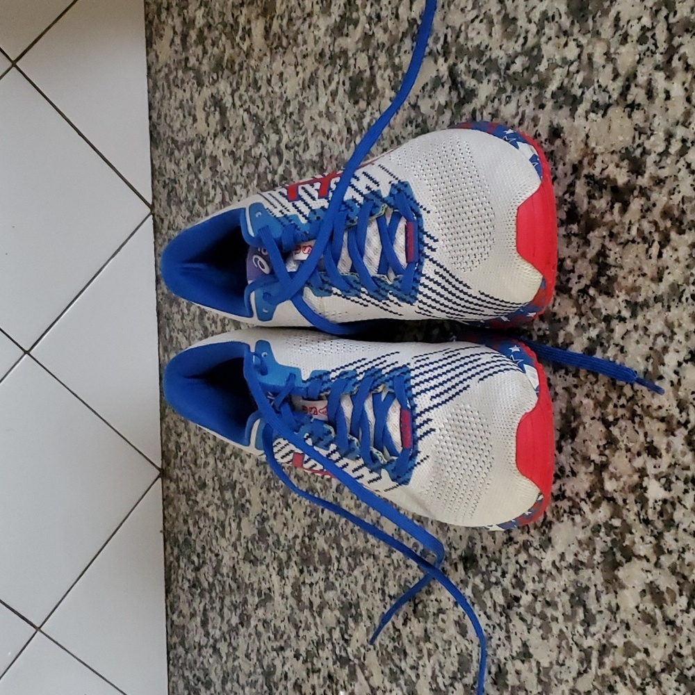 Athletic shoes